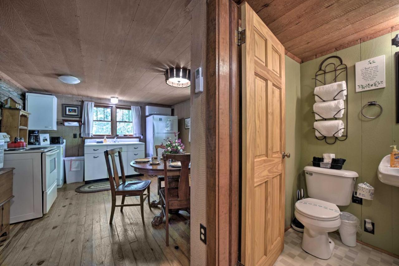 Historic Cabin Grill And Hiking Trail Access! Брайсън Сити Екстериор снимка